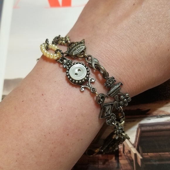 VTG Victorian Revival Crowns, Buttons, e.t.c Bracelet - Picture 7 of 7